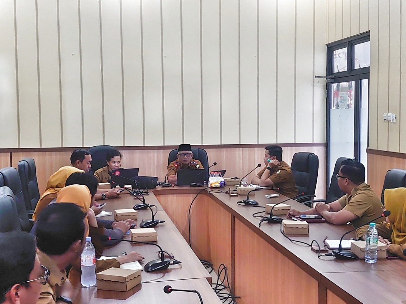 Pj. Sekda Pimpin Rapat Bahas Kode Etik Pegawai UKPBJ Berdasarkan Perbup Kotim No. 60 Tahun 2022