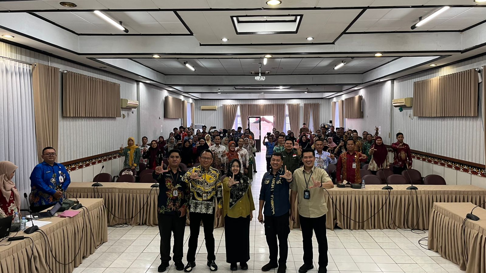 KEGIATAN SOSIALISASI DAN BIMBINGAN TEKNIS PLATFORM MBIZMARKET